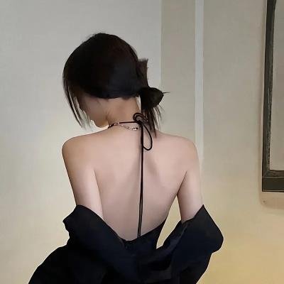 裸体门廊